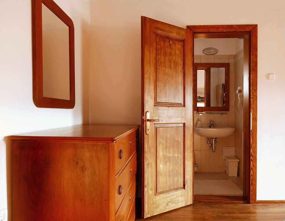 Uragya Vendeghaz Hotel Mad Room photo